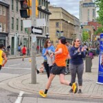 Applaudissements des coureurs pendant le marathon.